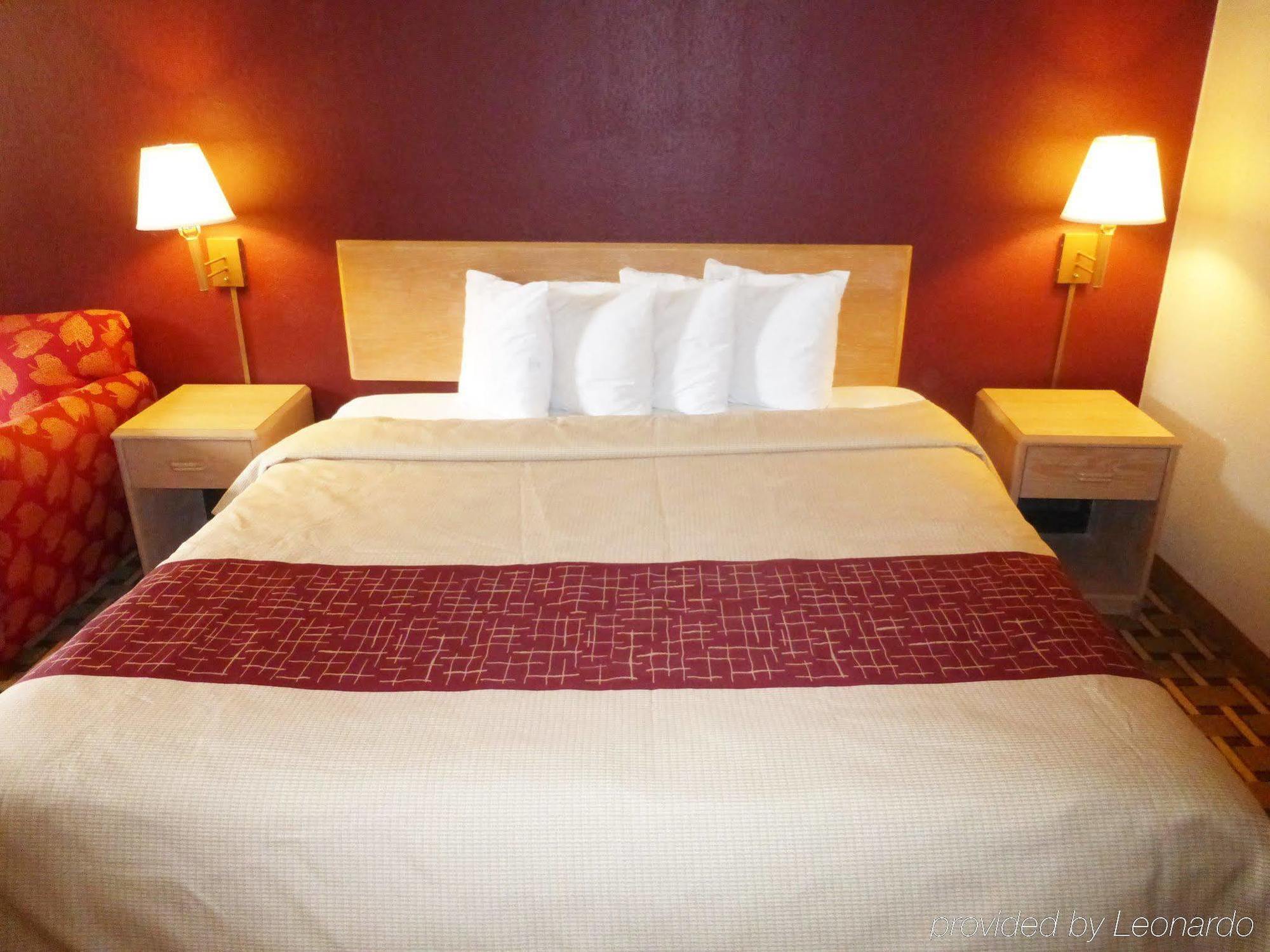 Red Roof Inn Columbus Phenix City Exterior photo