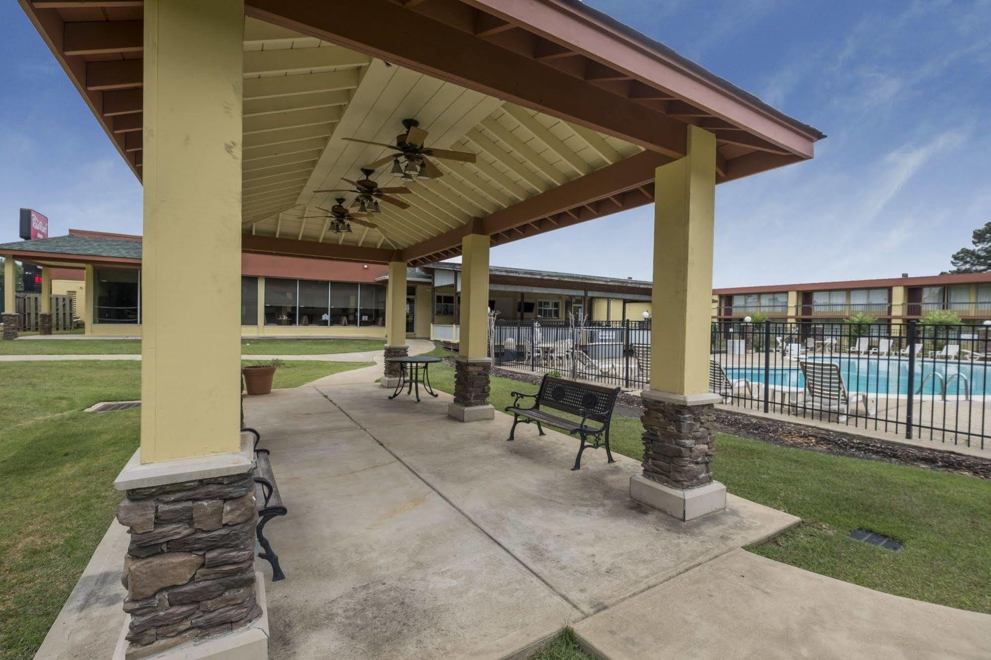Red Roof Inn Columbus Phenix City Exterior photo